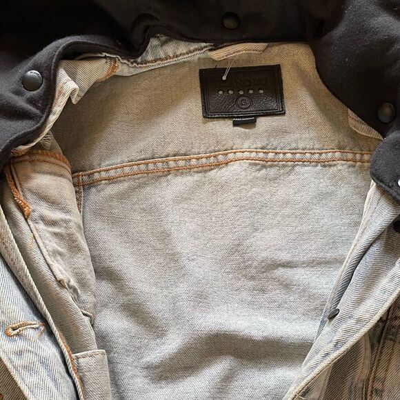 ❤️SOLD❤️BLANKNYC Hooded Light Wash Fitted Denim Jacket |Size:Small | - Picture 10 of 11